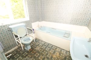 Bathroom/WC- click for photo gallery